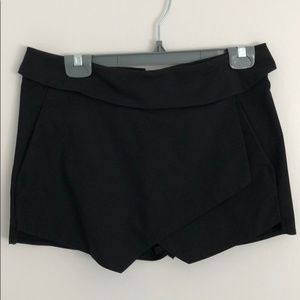 Aritzia Talula Black Envelope Skort Size 4